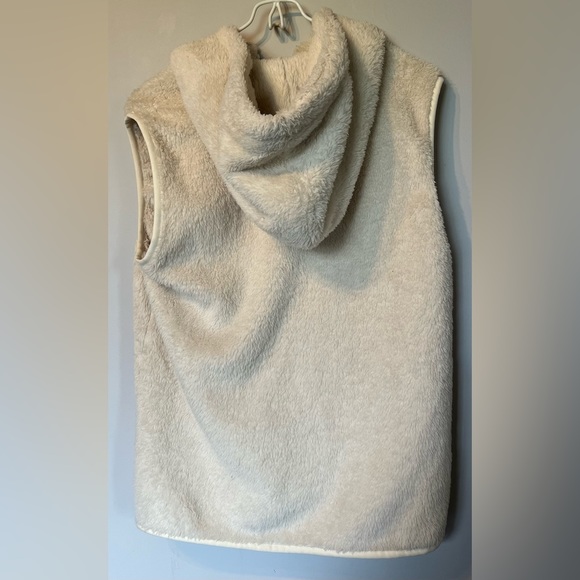 TNA Fuzzy Vest - Picture 2 of 2